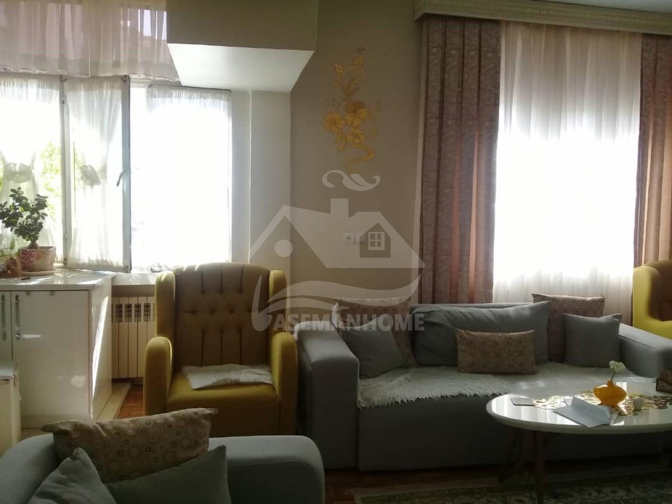 ۷۰ متر اپارتمان با پارکینگ و انباری ۱۵ ساله