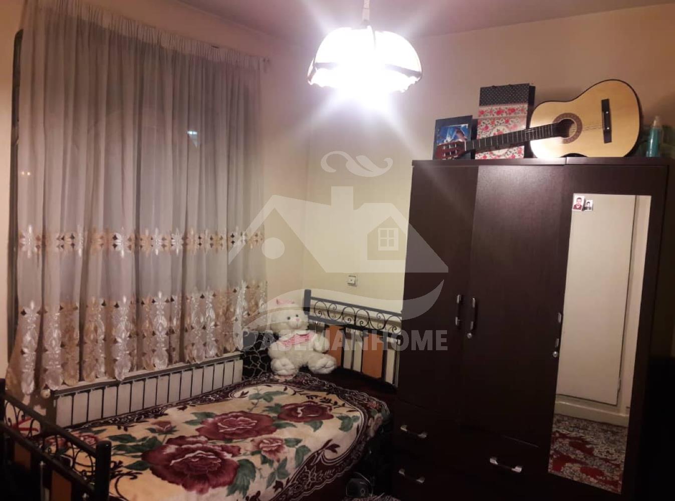 ۸۴ متر           شمال صادقیه.          دسترسی عالی