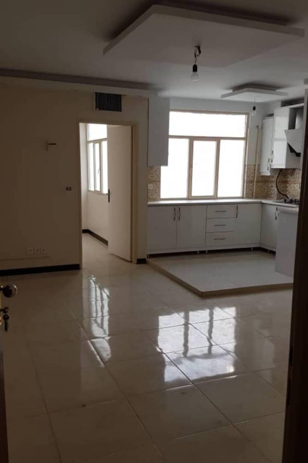 **۴۲متر طوس پارکینگدار**
