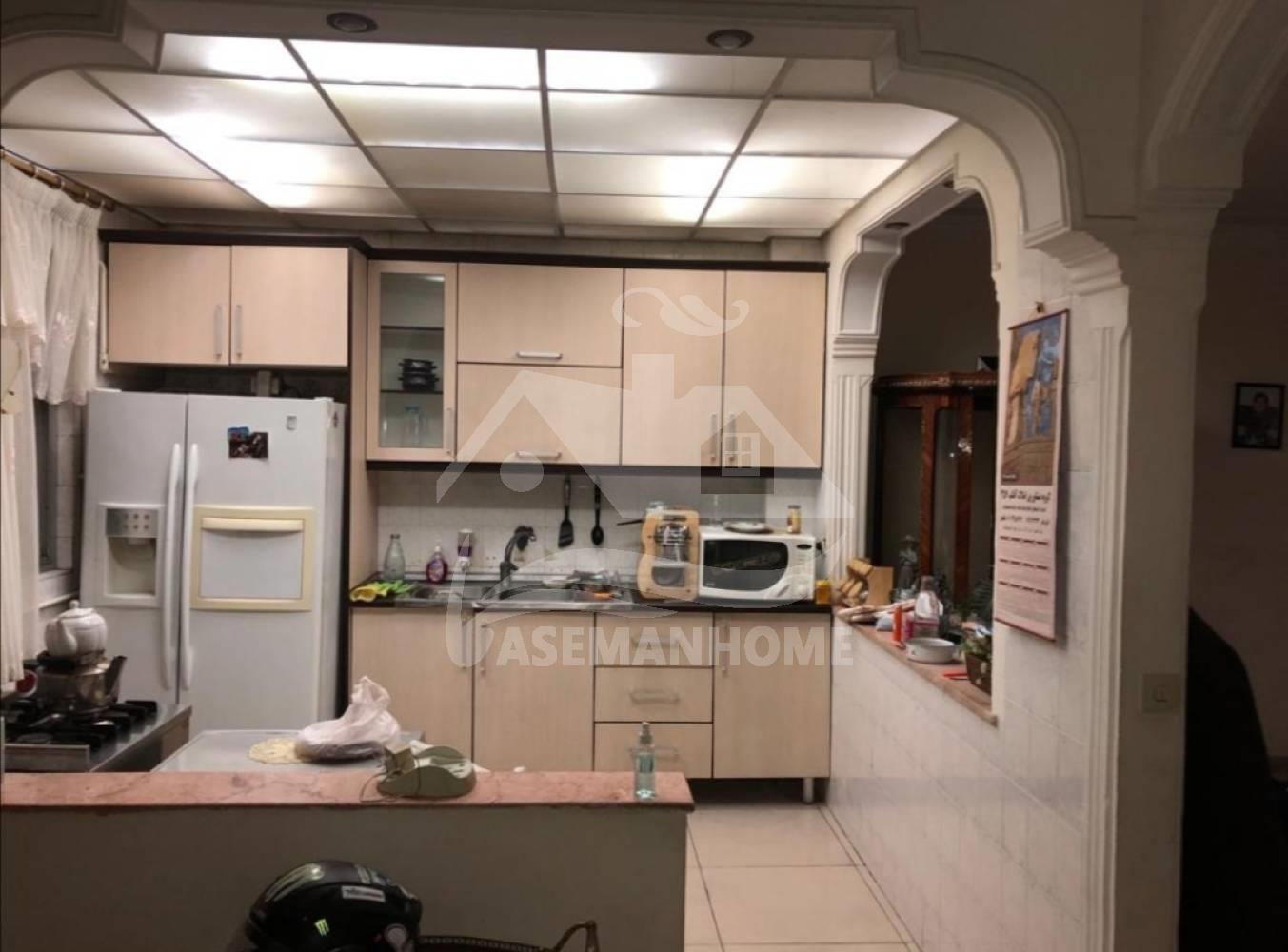 ستارخان ۸۹ متر/سالن پرده خور